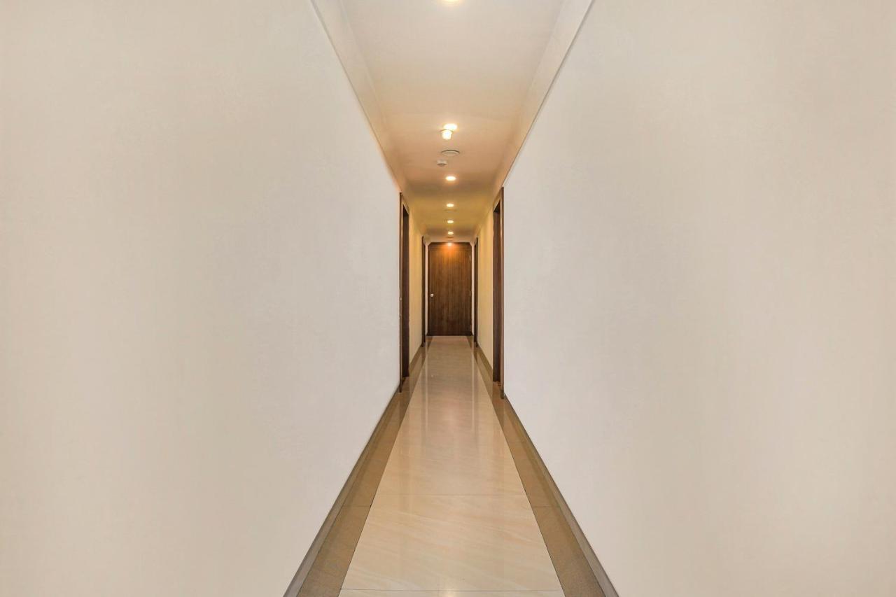 Vaccinated Staff- Townhouse Oak Hotel Silvotel Indore Eksteriør bilde