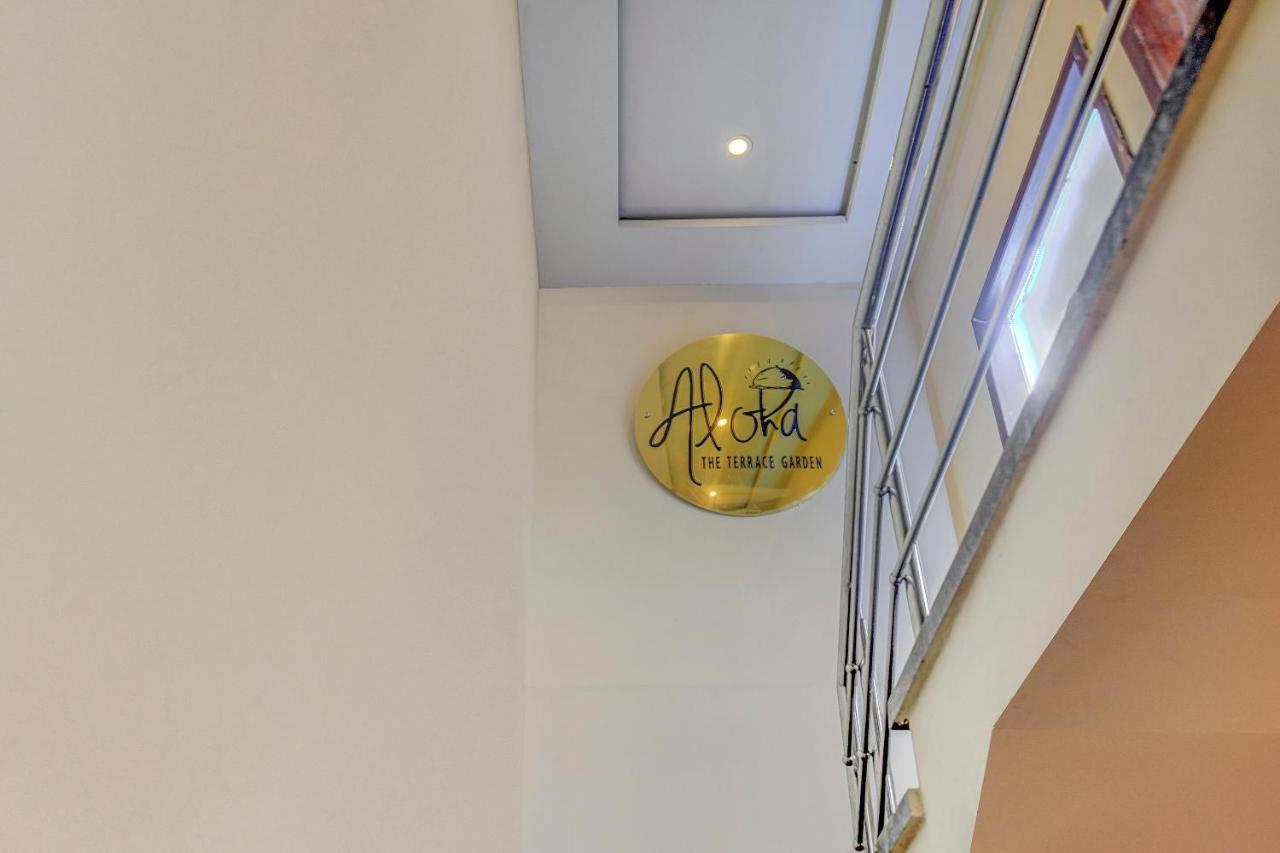 Vaccinated Staff- Townhouse Oak Hotel Silvotel Indore Eksteriør bilde